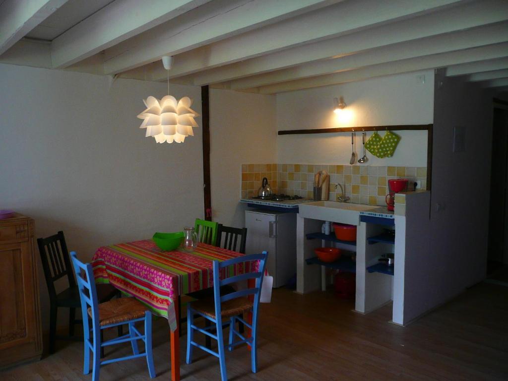 Les Escaliers De La Combe Hotel Saint-Matre Room photo